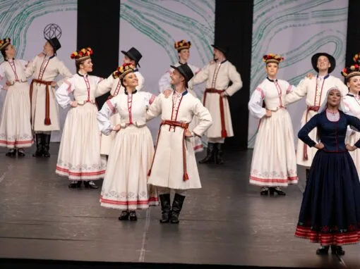 XXVII VISPĀRĒJO LATVIEŠU DZIESMU UN XVII DEJU SVĒTKU DEJU KOLEKTĪVU FINĀLA KONKURSS